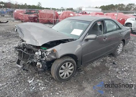 2005 Toyota Camry Le z USA, uszkodzony, nr VIN 4T1BE30K15U622714